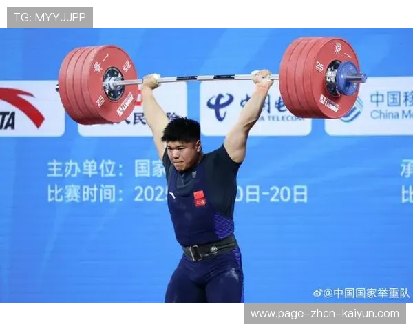 举重选手举完重量后直接求婚