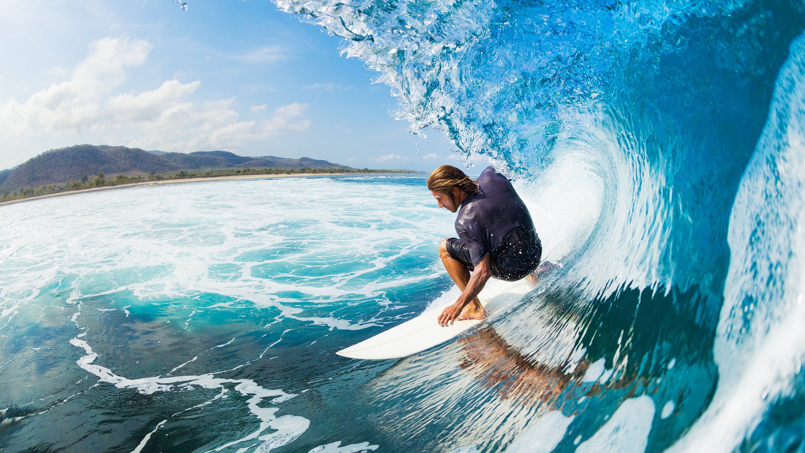 “电动冲浪:马鞍山赛场引领全新水上运动风潮”